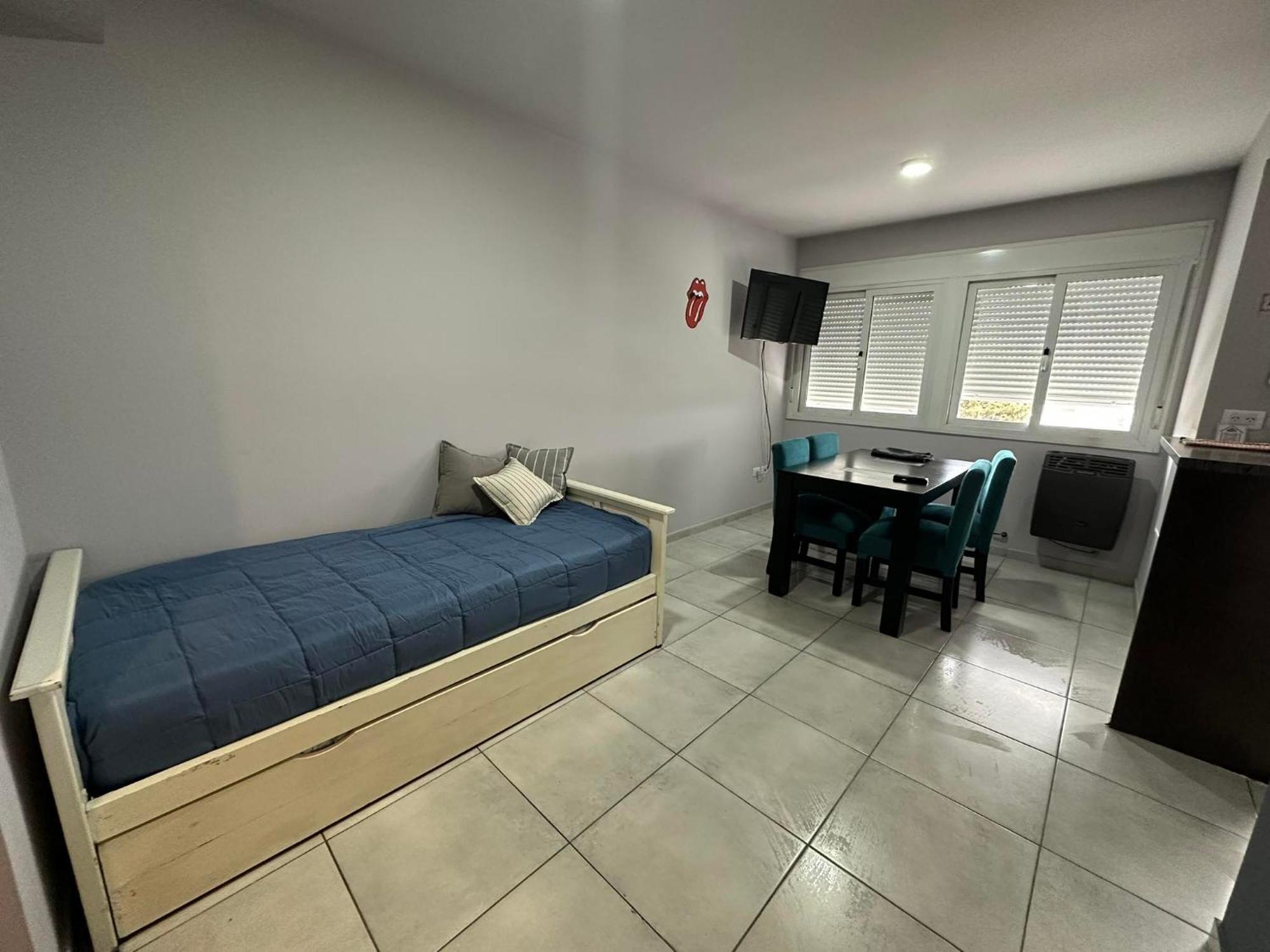 Departamento Por Dia Para 4 Personas Con Cochera Cubierta En Баия-Бланка Экстерьер фото